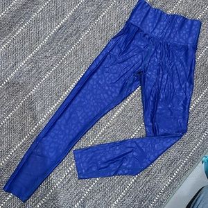 Carbon 38 leopard leggings